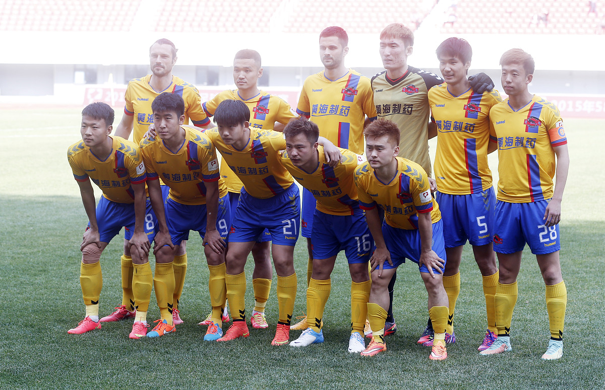 坚韧不拔!球队顽强斗争夺得比赛胜利 坚韧不拔!球队顽强斗争夺得比赛胜利