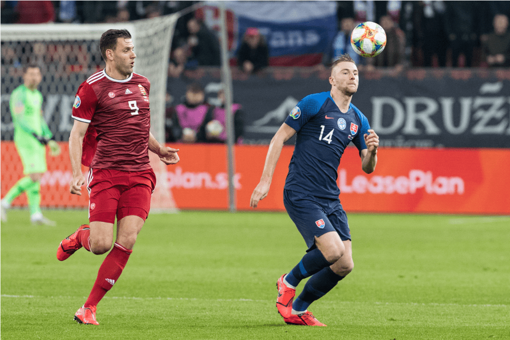 捷克队在欧预赛中抢攻制胜！