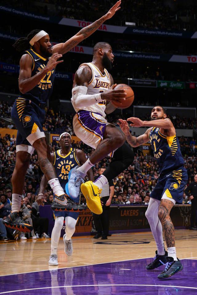 开云体育入口-惊心动魄！湖人险胜步行者