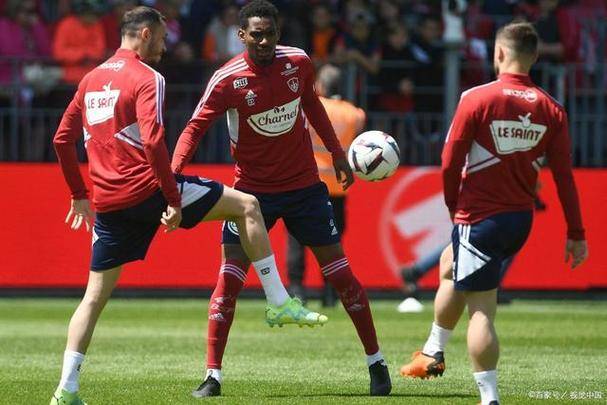 尼斯队战平对手，保持在法甲中游