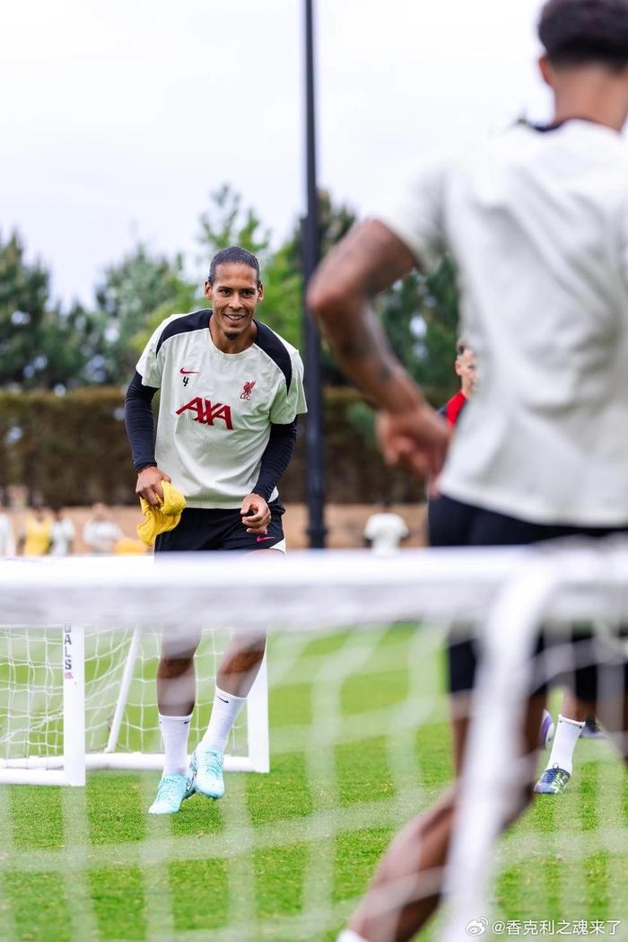利物浦球员宣布近期恢复训练重伤终将痊愈 利物浦球员宣布近期恢复训练重伤终将痊愈