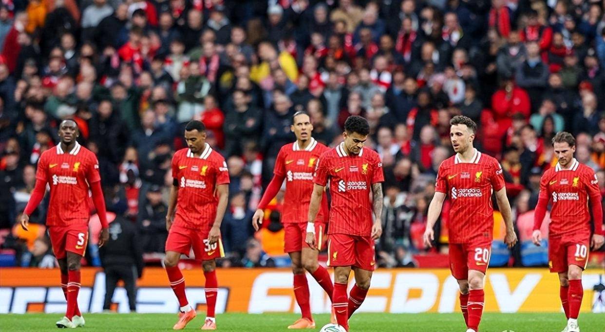 利物浦客场遭遇连败,主帅承受压力 利物浦客场遭遇连败,主帅承受压力