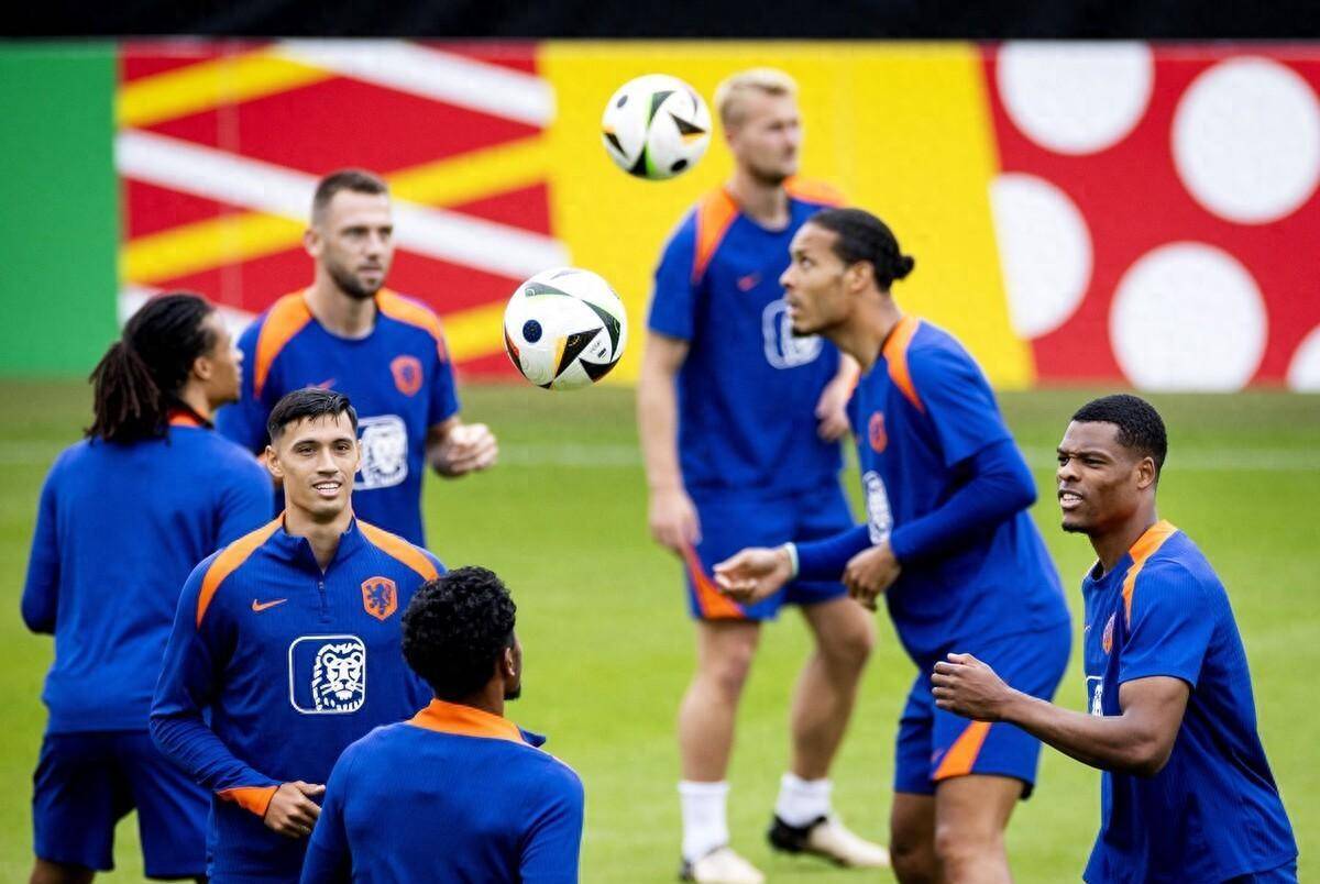 荷兰横扫白俄罗斯,晋级欧洲杯赛事 荷兰横扫白俄罗斯,晋级欧洲杯赛事