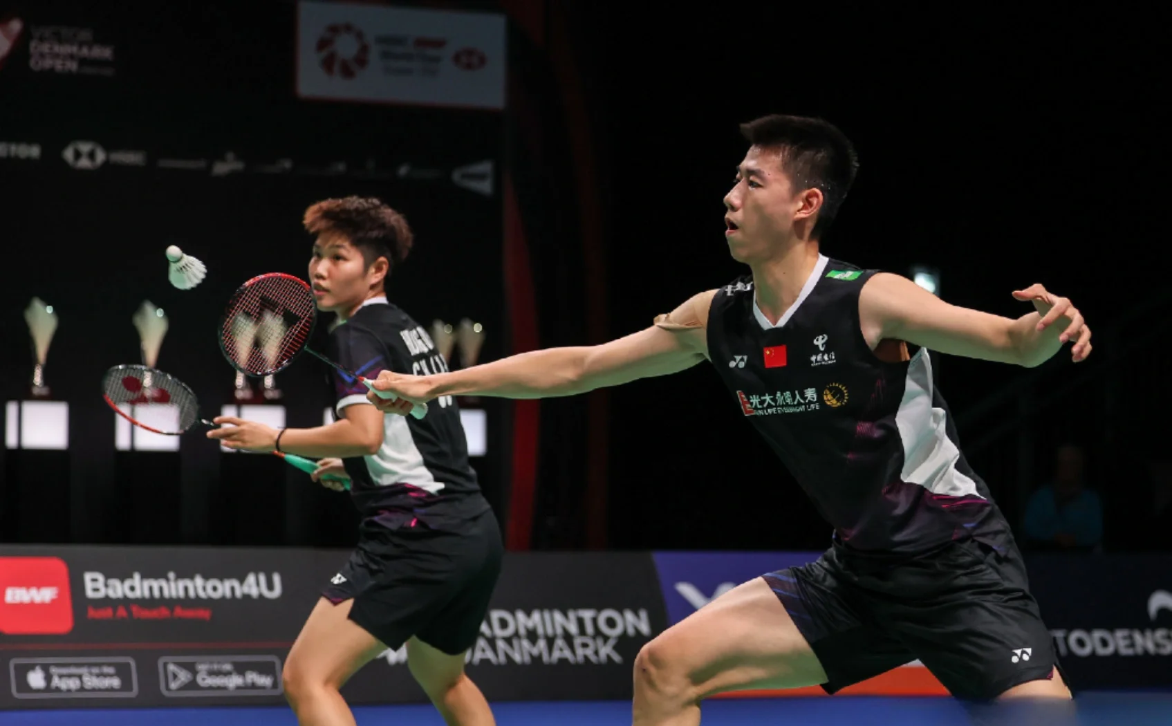 丹麦羽毛球队力克对手,夺得小组赛胜利的简单介绍 丹麦羽毛球队力克对手,夺得小组赛胜利的简单介绍