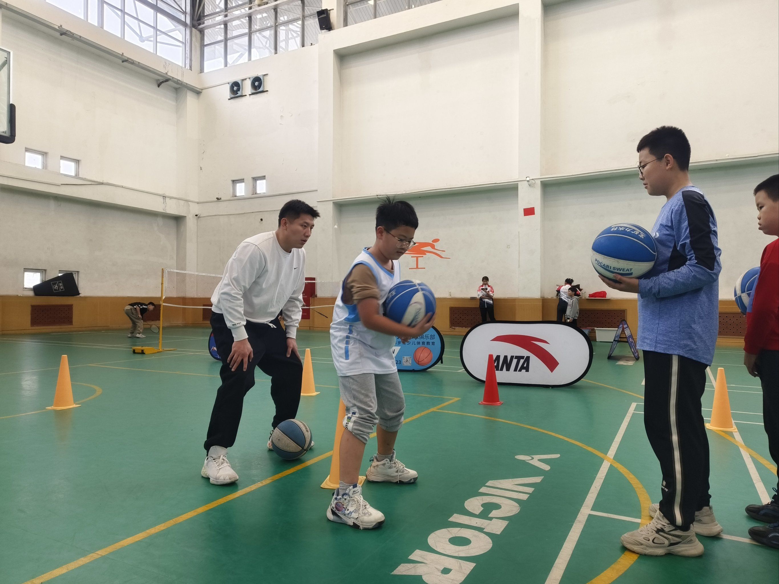 亚洲篮球青训营开展助力青少年健康成长 亚洲篮球青训营开展助力青少年健康成长