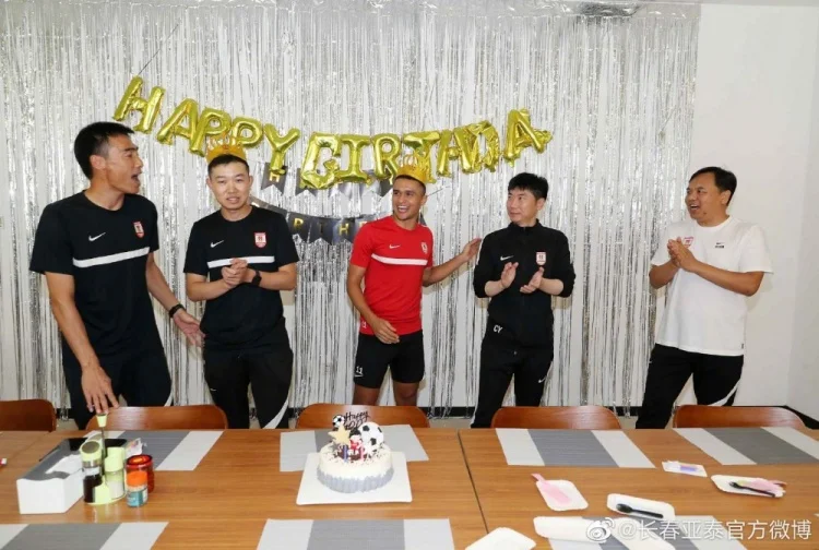 教练组一致决定调整战术备战 教练组一致决定调整战术备战