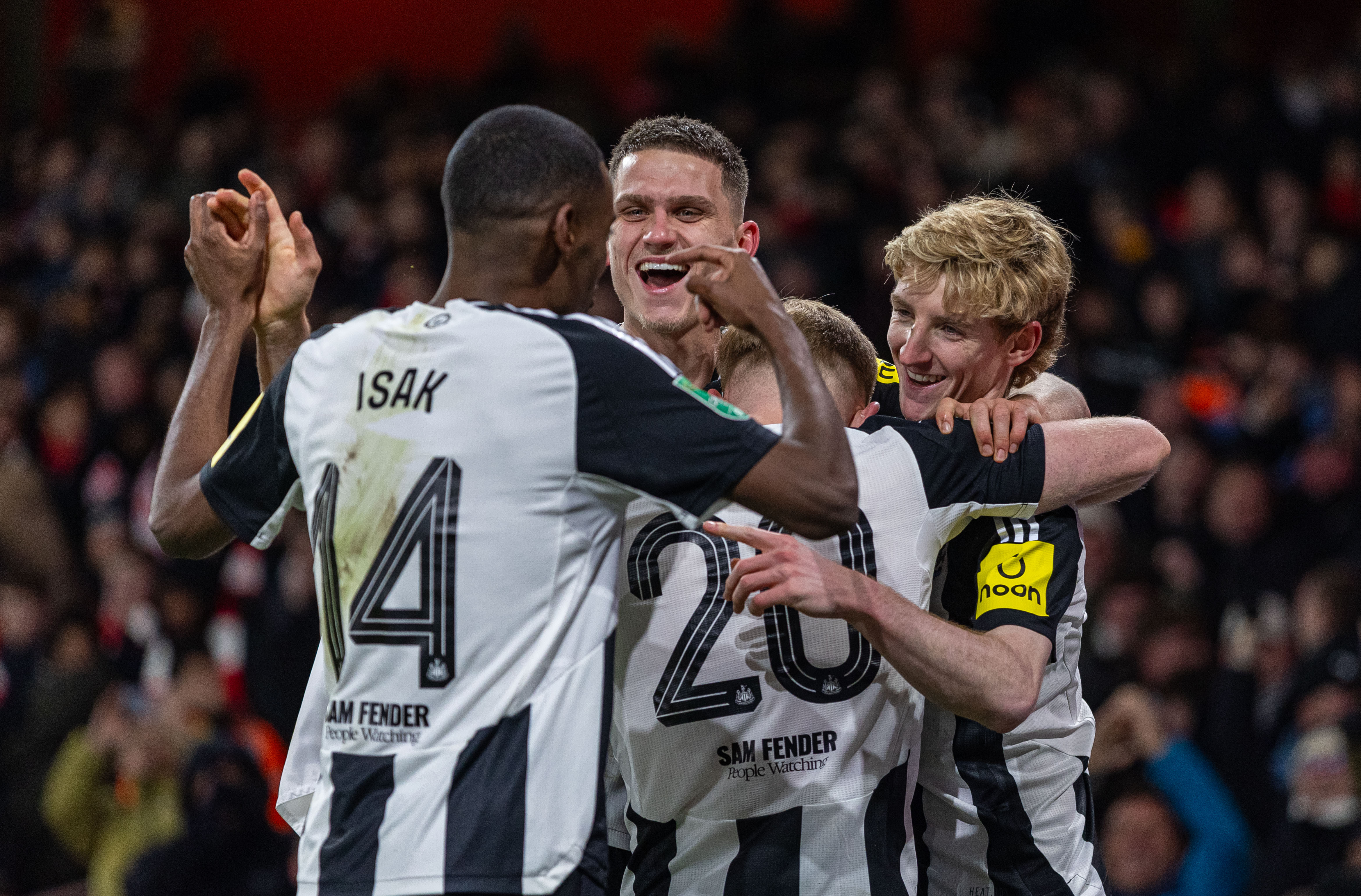 阿森纳队球员状态火热，助球队轻松晋级