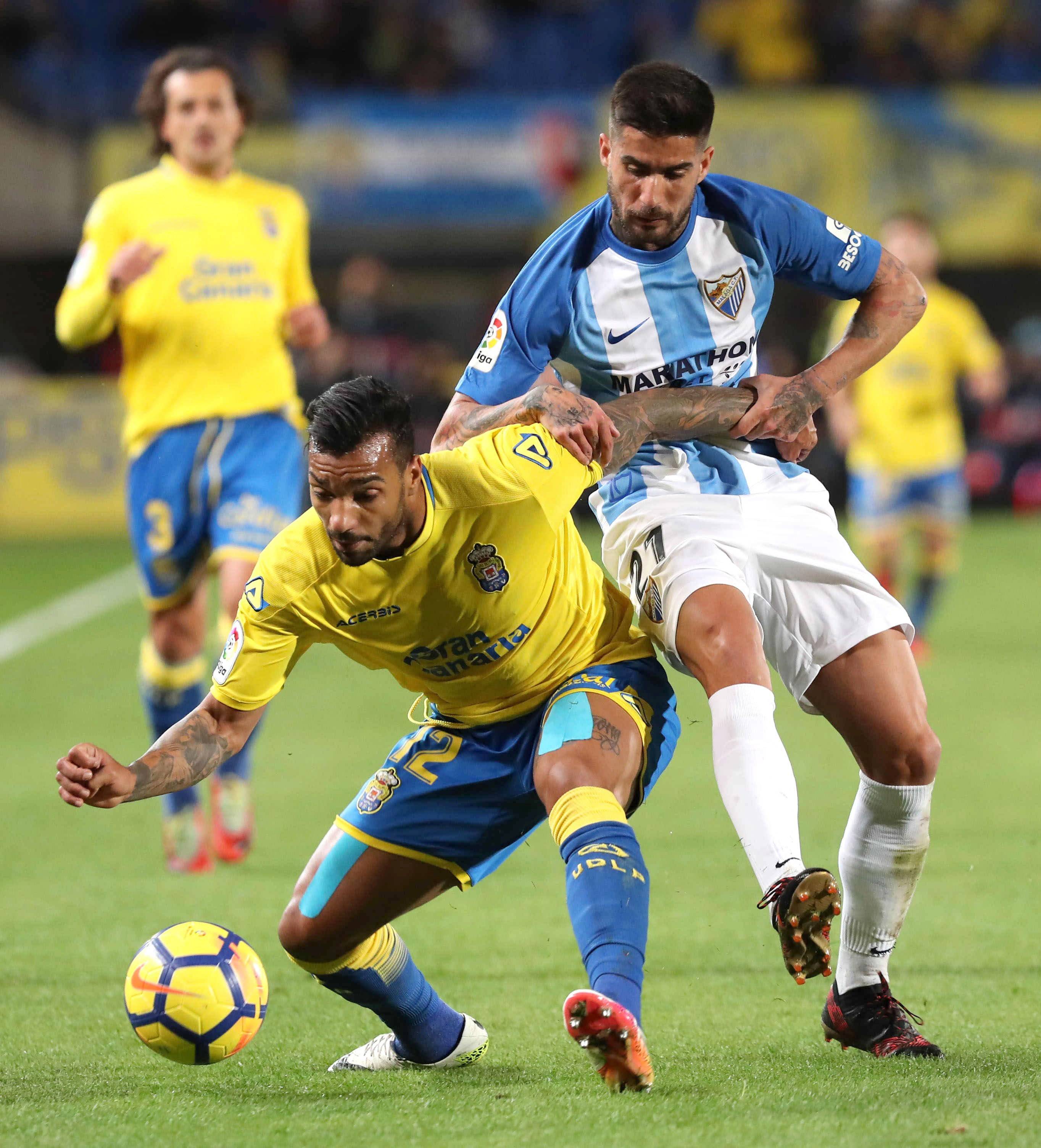 开云体育中国-塞维利亚主场失利，遭遇连败危机