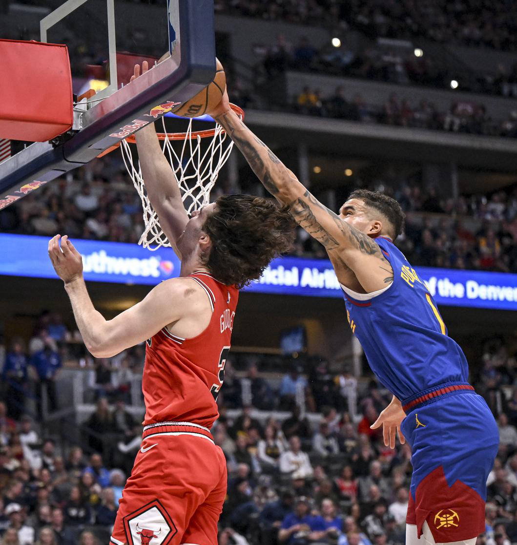 包含掘金队客场力克国王队,取得关键胜利的词条 包含掘金队客场力克国王队,取得关键胜利的词条