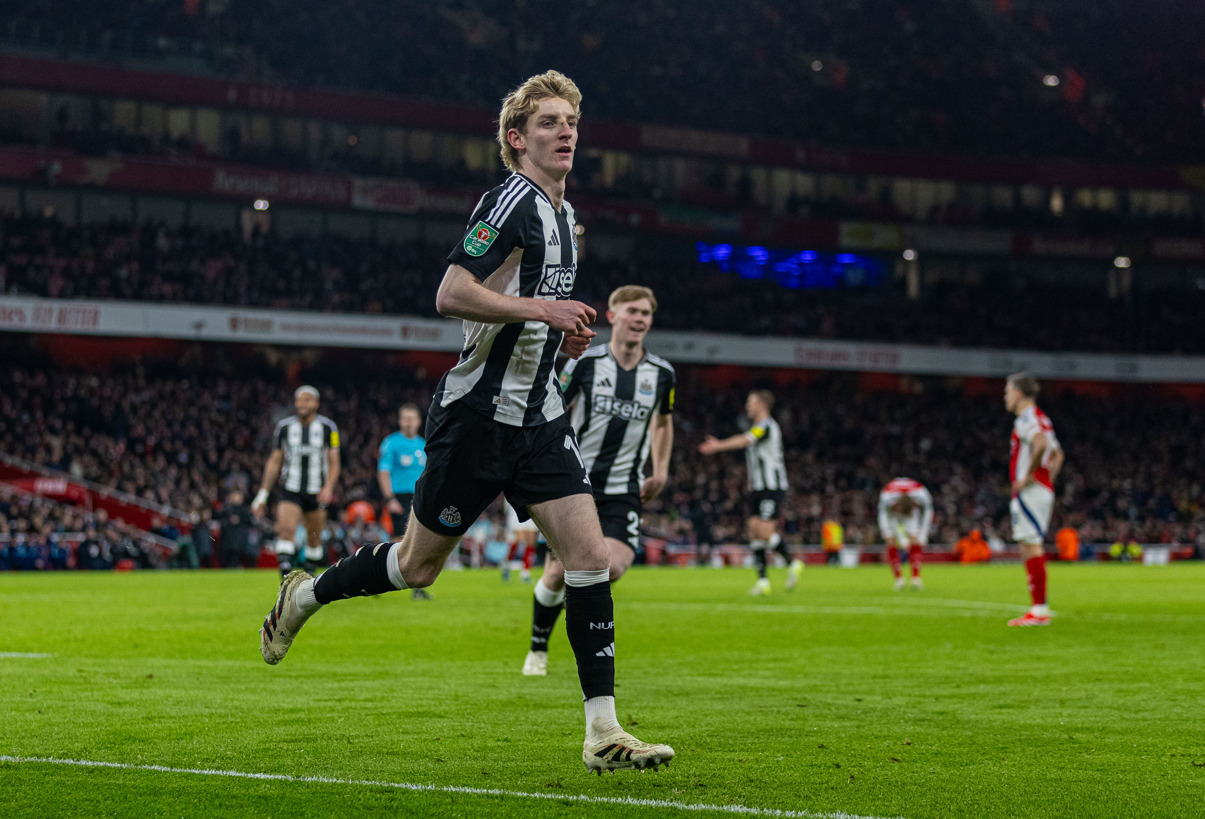 阿森纳手握重兵,力争赢下关键对手 阿森纳手握重兵,力争赢下关键对手