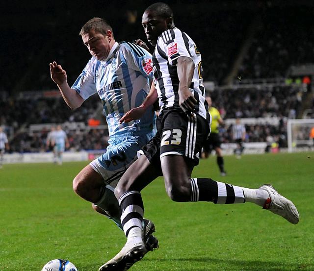 开云体育入口-沃特福德遇强对手，艰难抵挡攻势