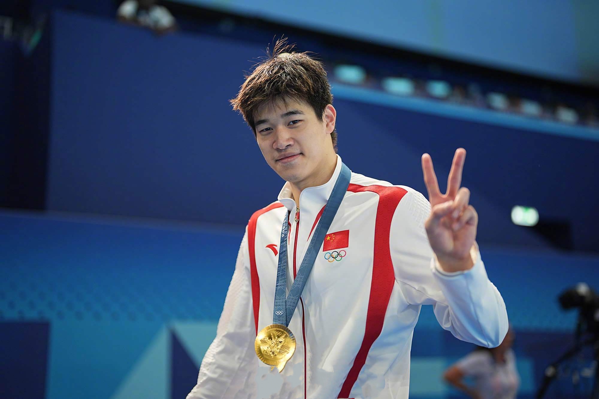 开云体育app-精神焕发！运动员以自信姿态，勇夺金牌