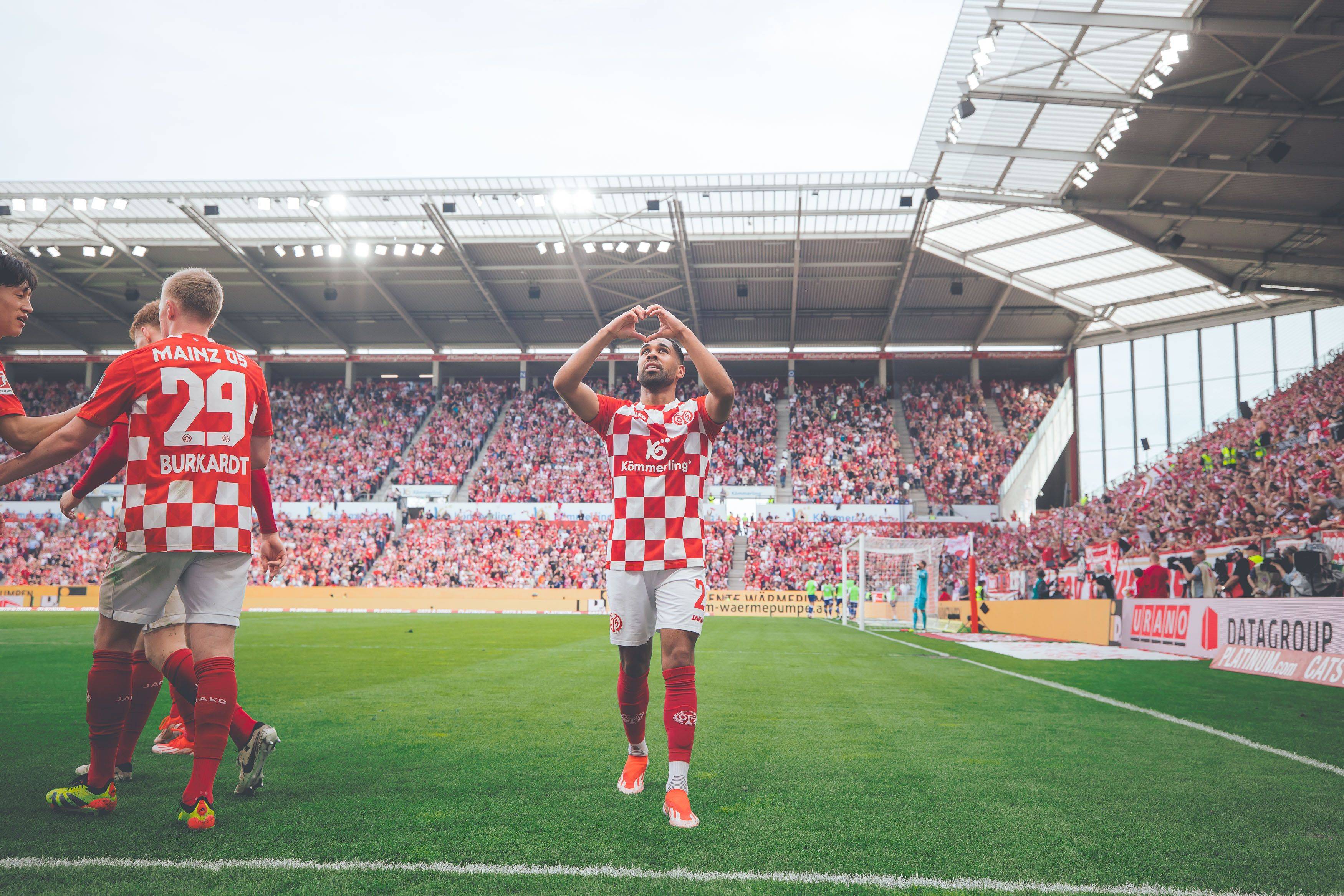 开云体育下载-法兰克福队状态起伏不定，欧战资格岌岌可危