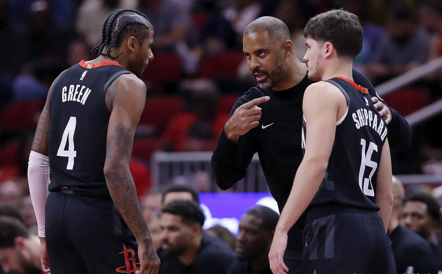 灰熊主场大胜，球队内部和谐相处