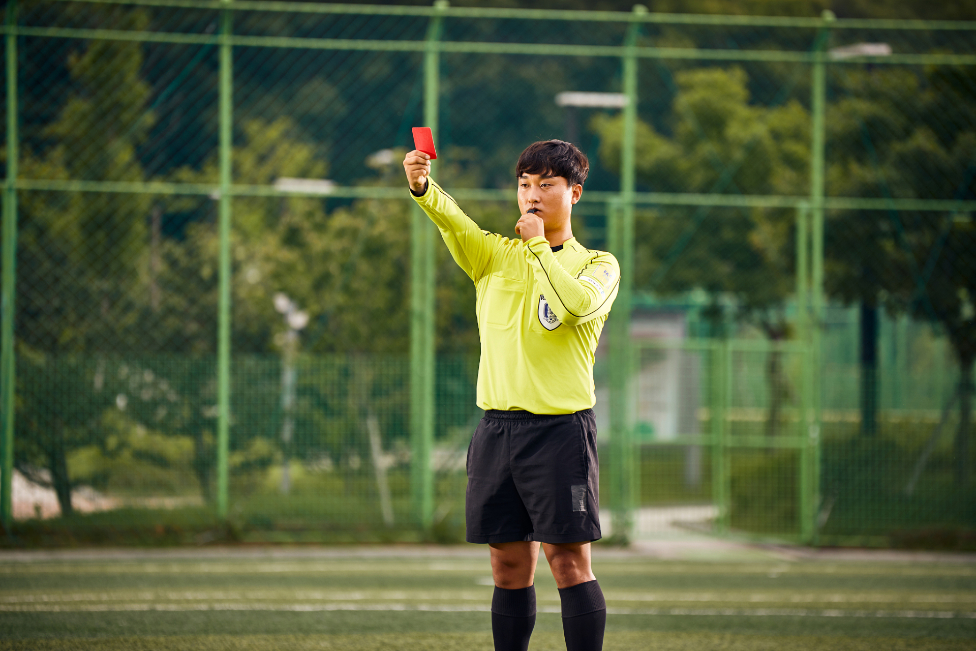 关于华沙球队实力横扫，赢得国际赛事重要胜利的信息