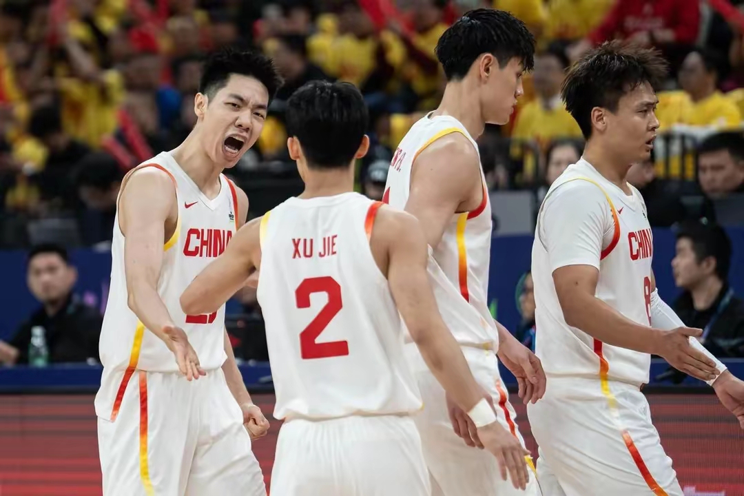 国家队大比分战胜劲敌,晋级决赛 国家队大比分战胜劲敌,晋级决赛