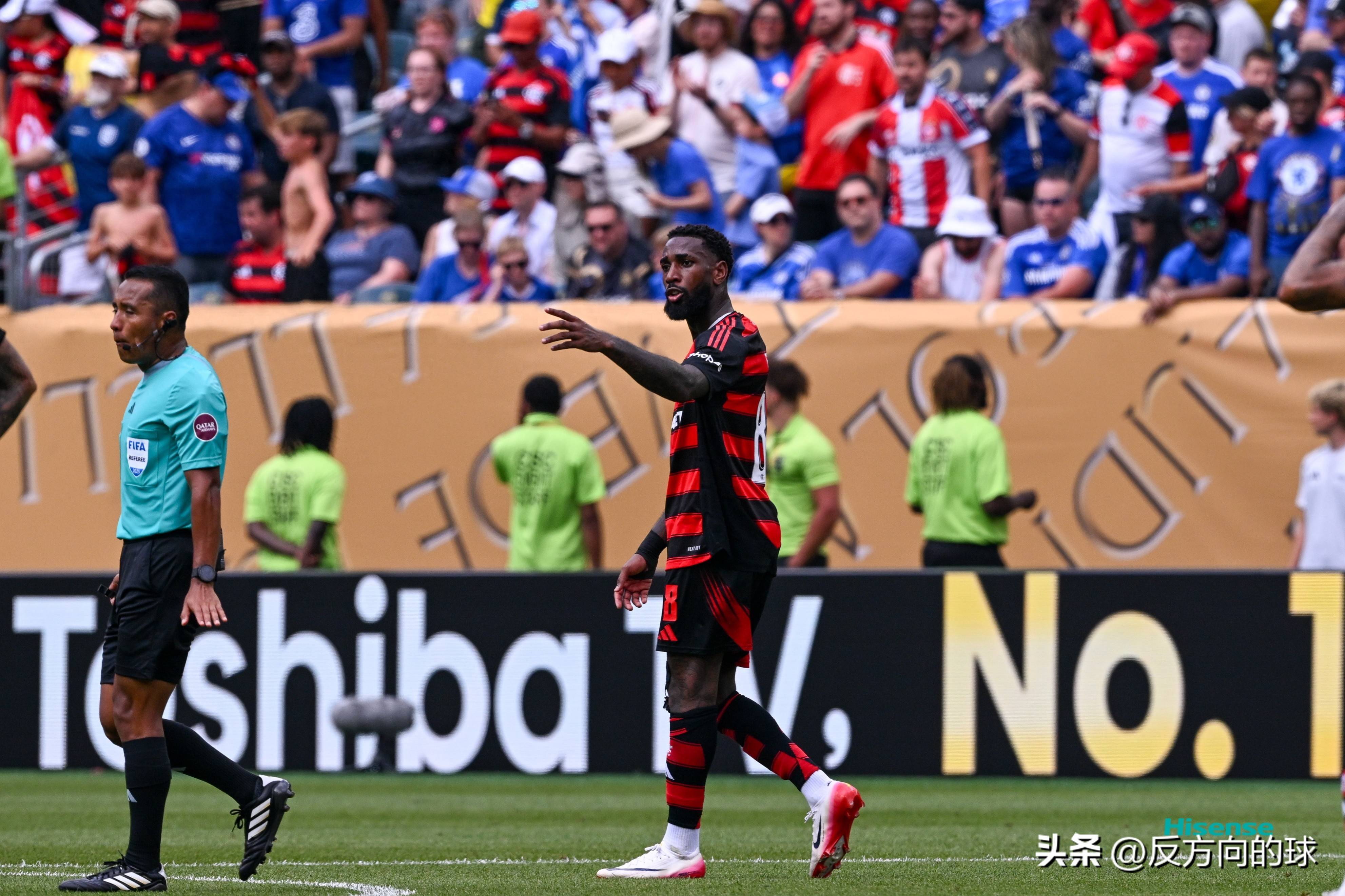 包含巴黎圣日耳曼球员暴怒裁判判罚被取消的词条