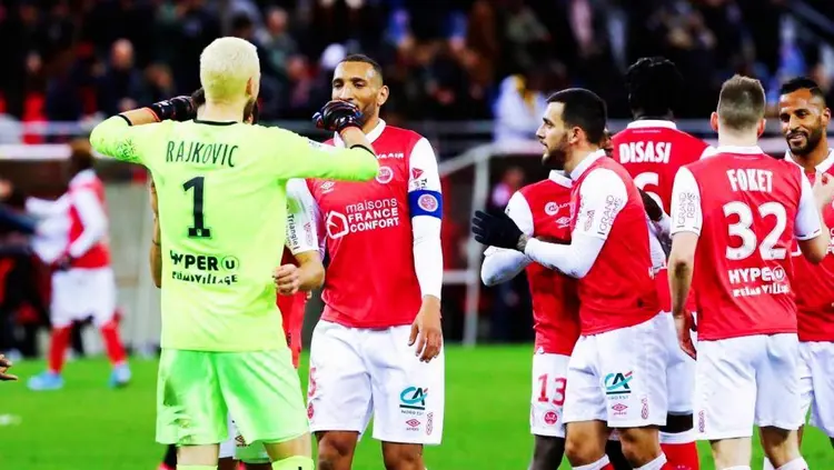 洛里昂主场不敌图卢兹，积分榜位置有所下降