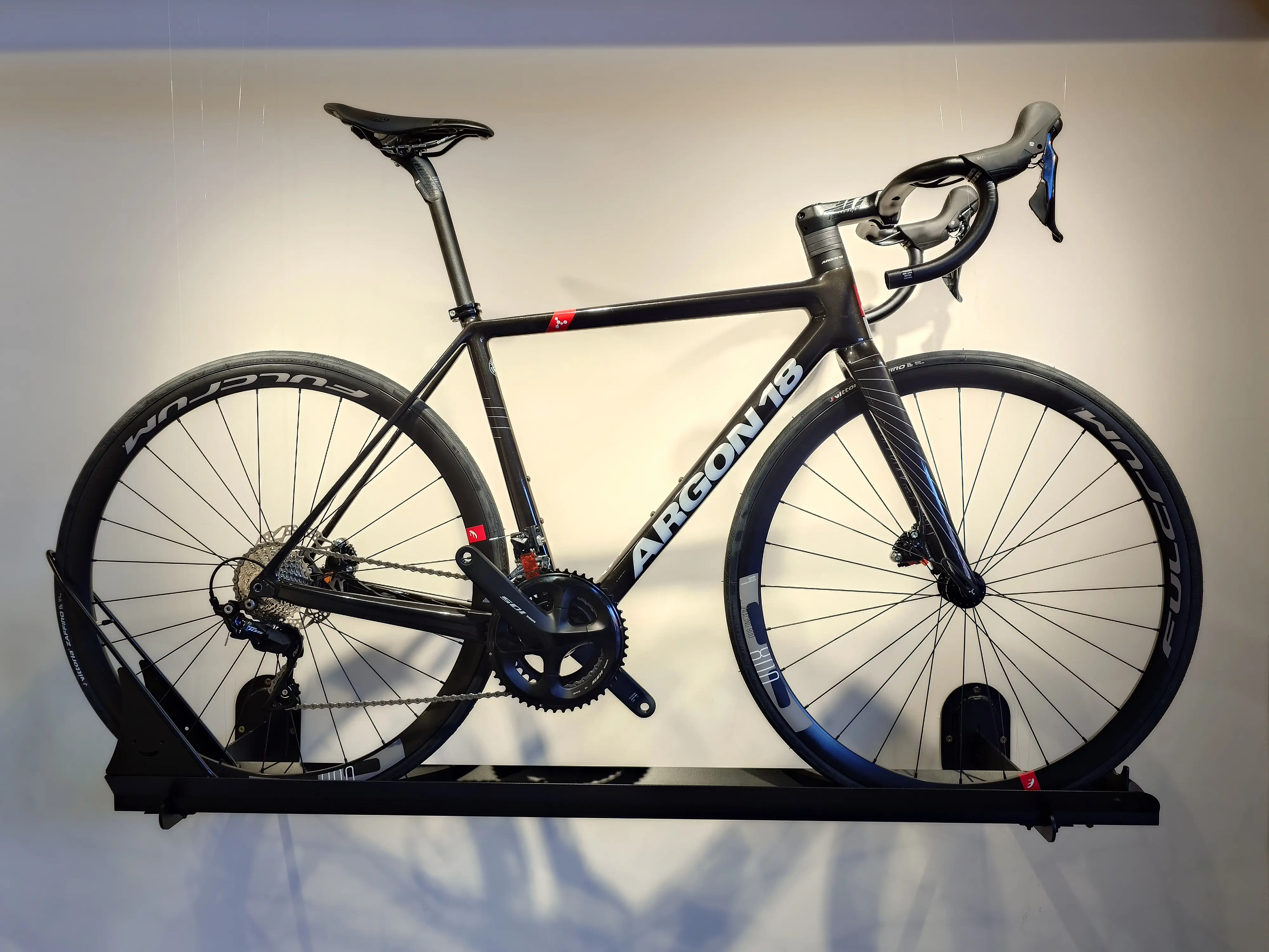 自行车赛事中黑马崛起！哥伦比亚选手尽展豪情！