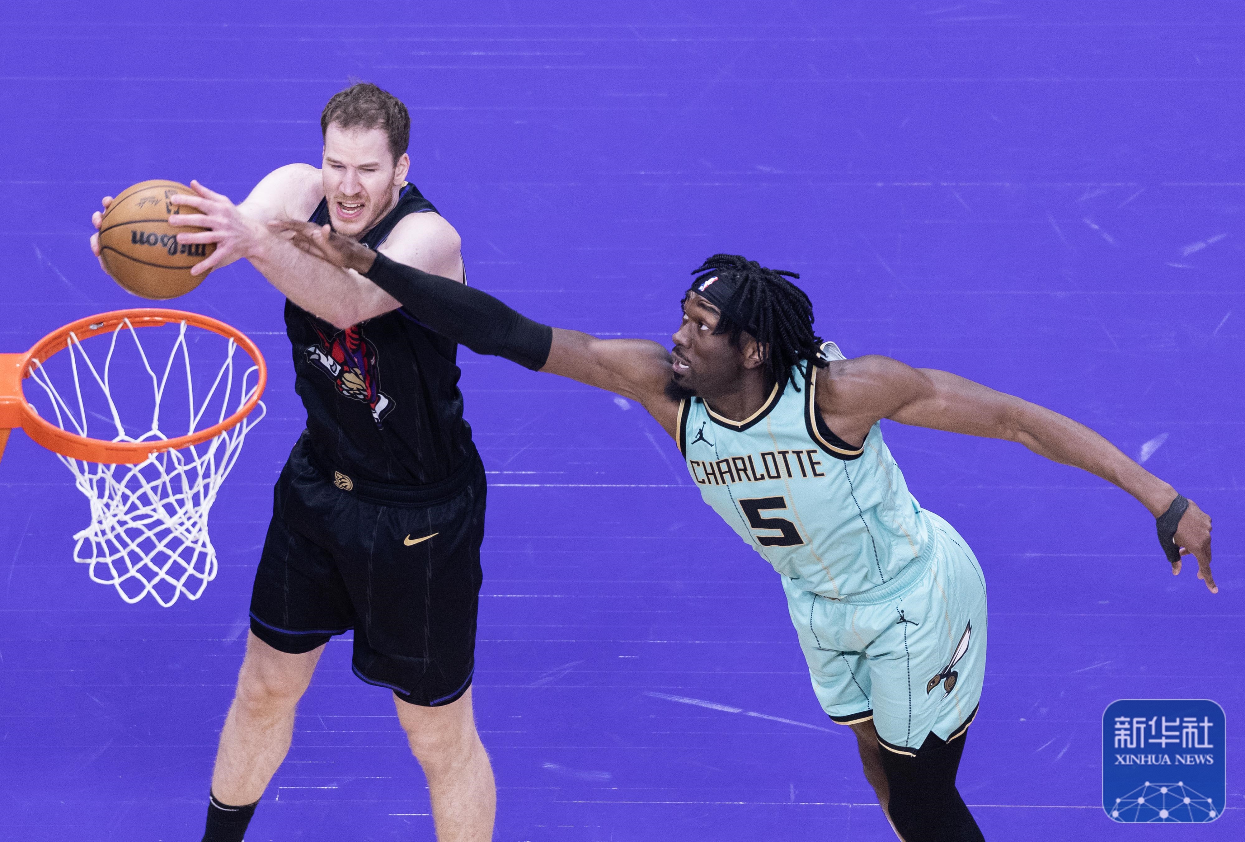 猛龙队员迎来爆发，狂胜对手