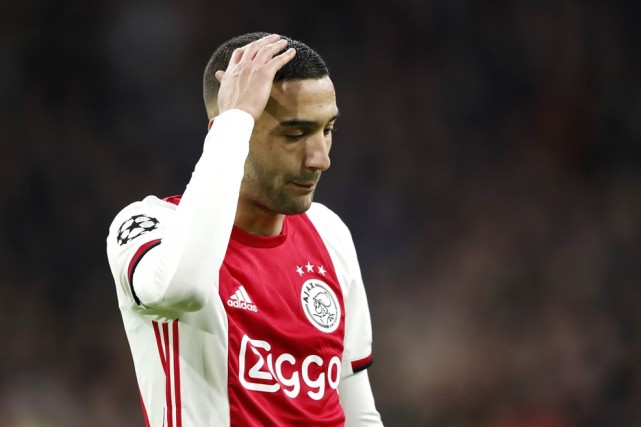 阿贾克斯遗憾失利，积分榜落后