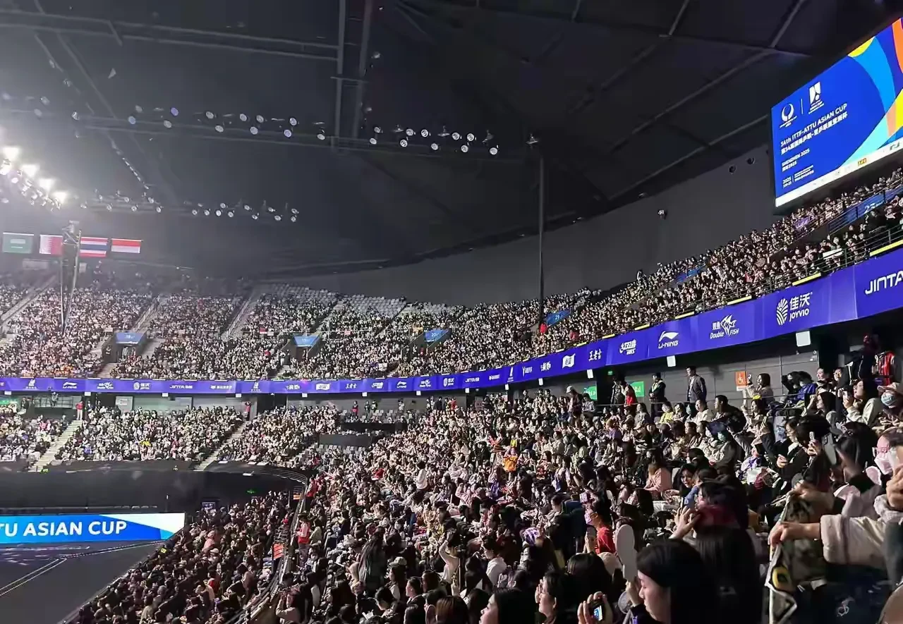 关于赛季揭幕战揭开帷幕，火爆场面震撼观众的信息