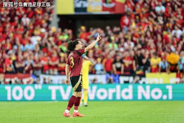 欧洲足球名将频繁上演绝杀，球迷欢呼不已