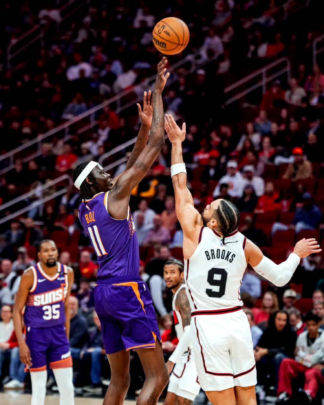 开云体育中国-篮网队掀翻对手，稳居东部前列