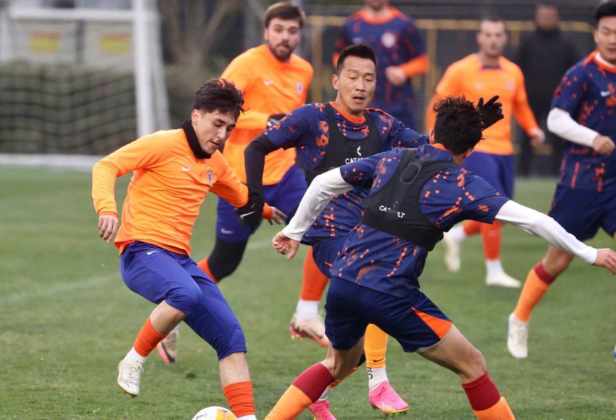 开云体育官方网站-热情擂台赛，球队集结备战拼尽全力的简单介绍