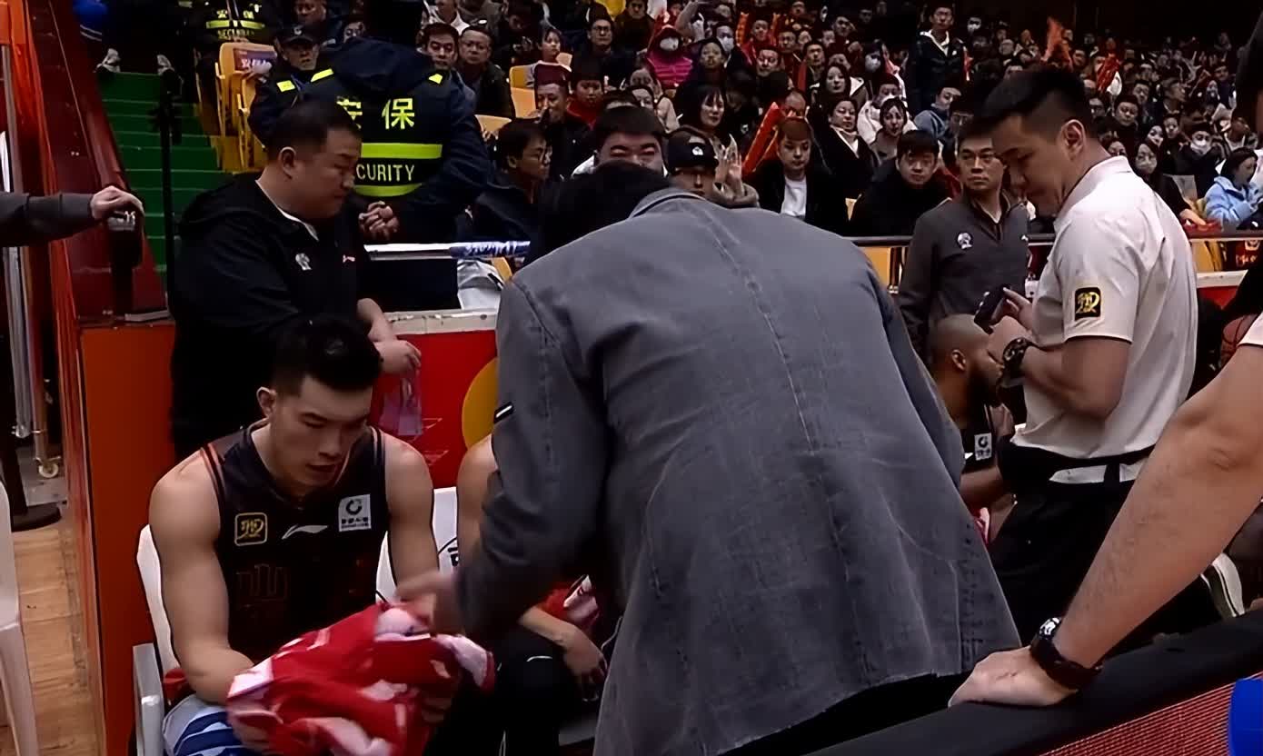 开云体育-包含球队实力悬殊，势如破竹取胜的词条