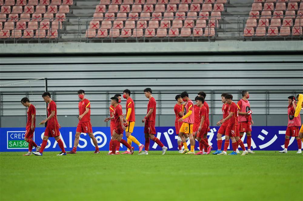 包含大洋洲球队表现引人注目，赢得观众喝彩的词条