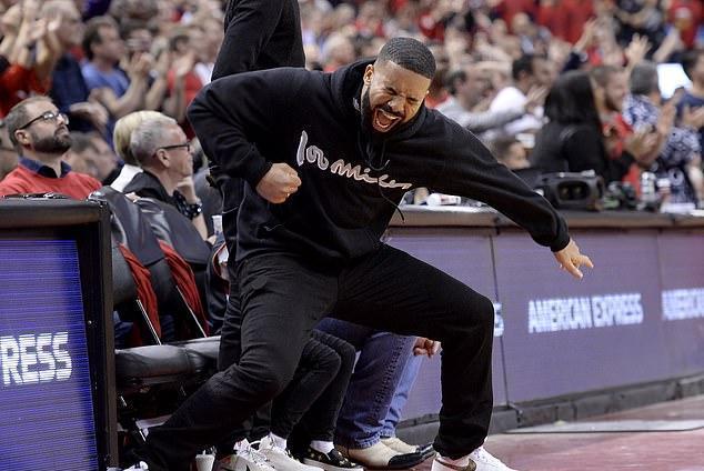 雄鹿全队赴旧金山参观当地名胜，休息状态良好