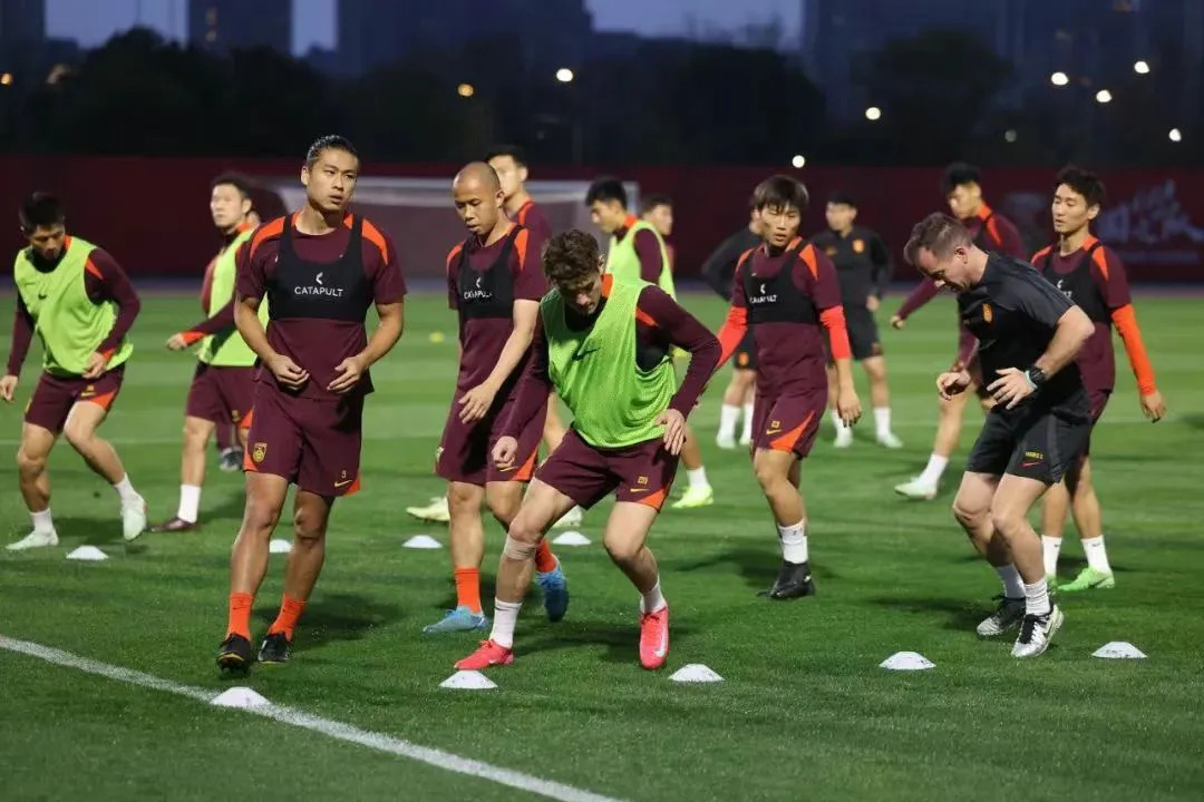 关于亚洲最强球队将在赛场上展开激烈交锋的信息