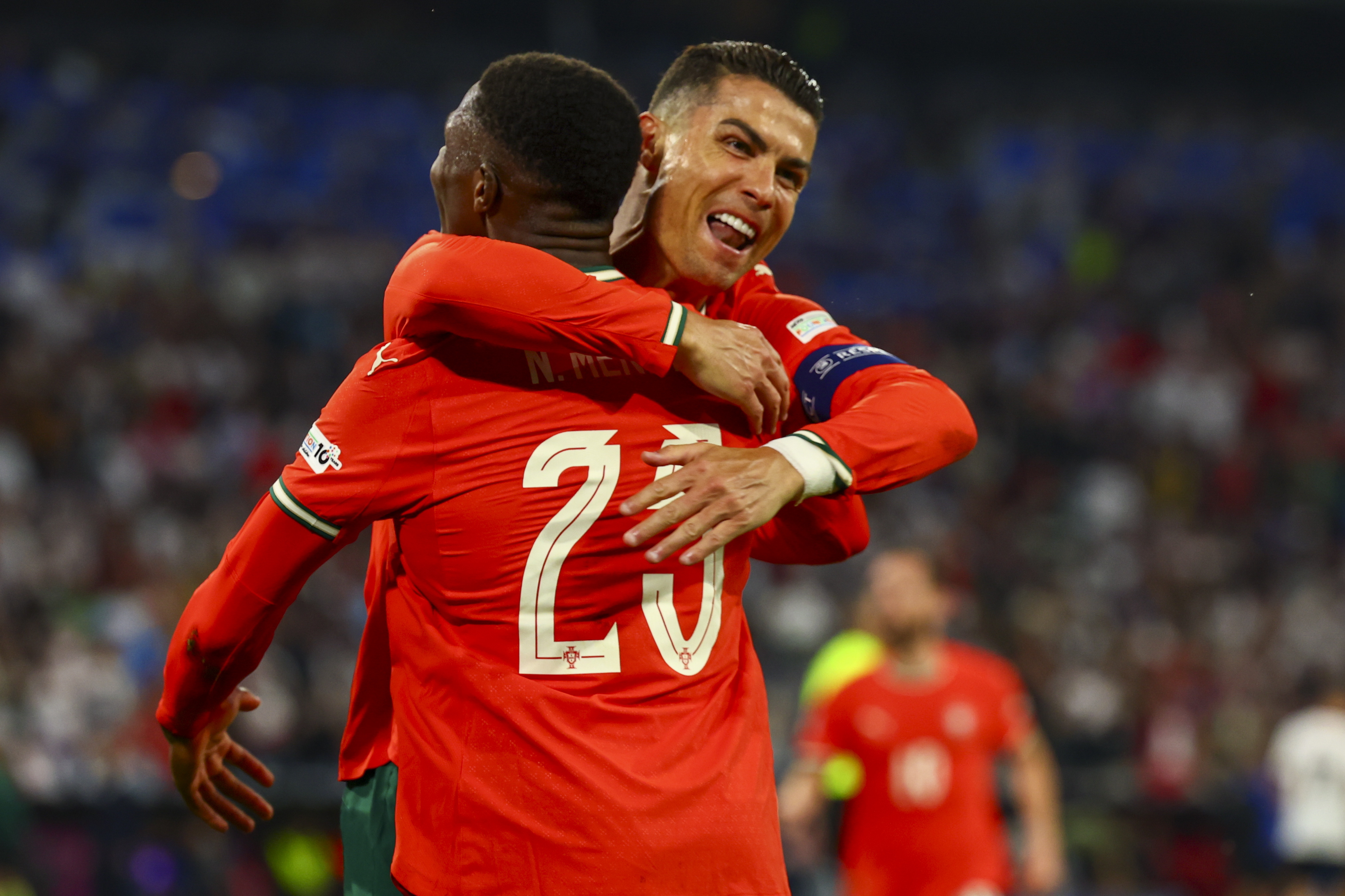 开云官网-关于欧国联比赛背后故事：球员坚韧拼搏精神的信息