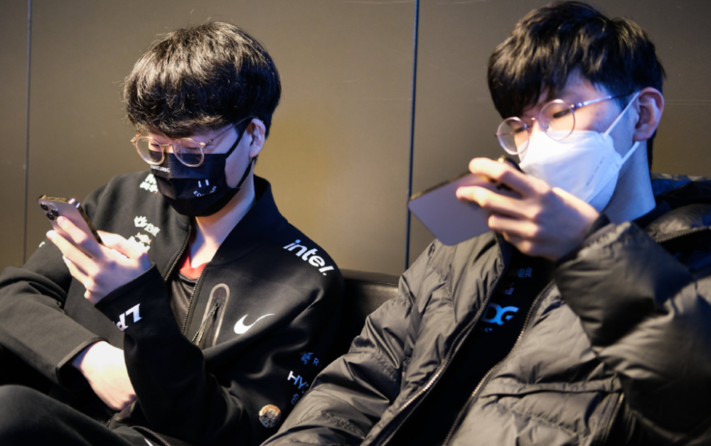 开云体育官方网站-关于DFM力克G2，Faker团战一打五强强对话全球总决赛，锁定晋级资格的信息