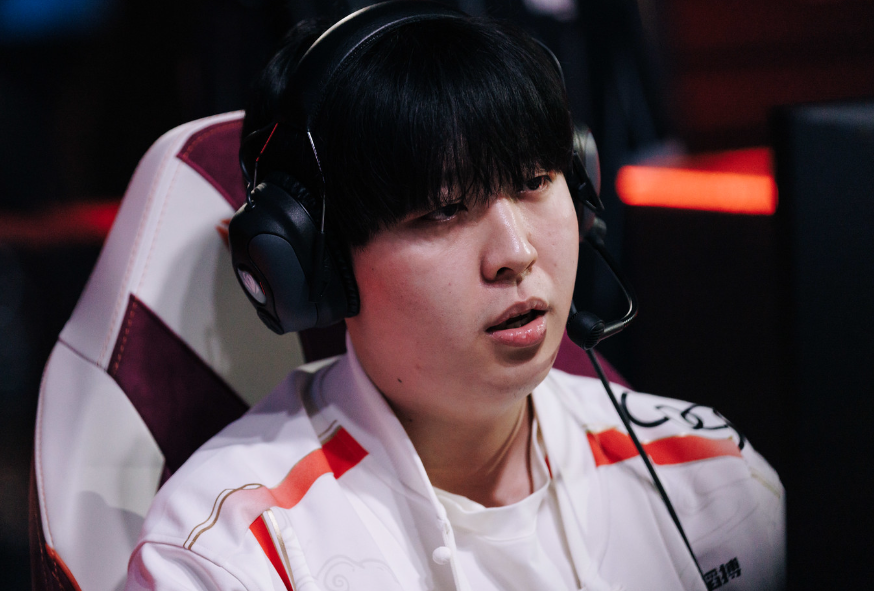 包含TES鏖战SHR，Kanavi操刀奇招英雄翻盘峡谷大战淘汰赛，让粉丝疯狂欢呼的词条