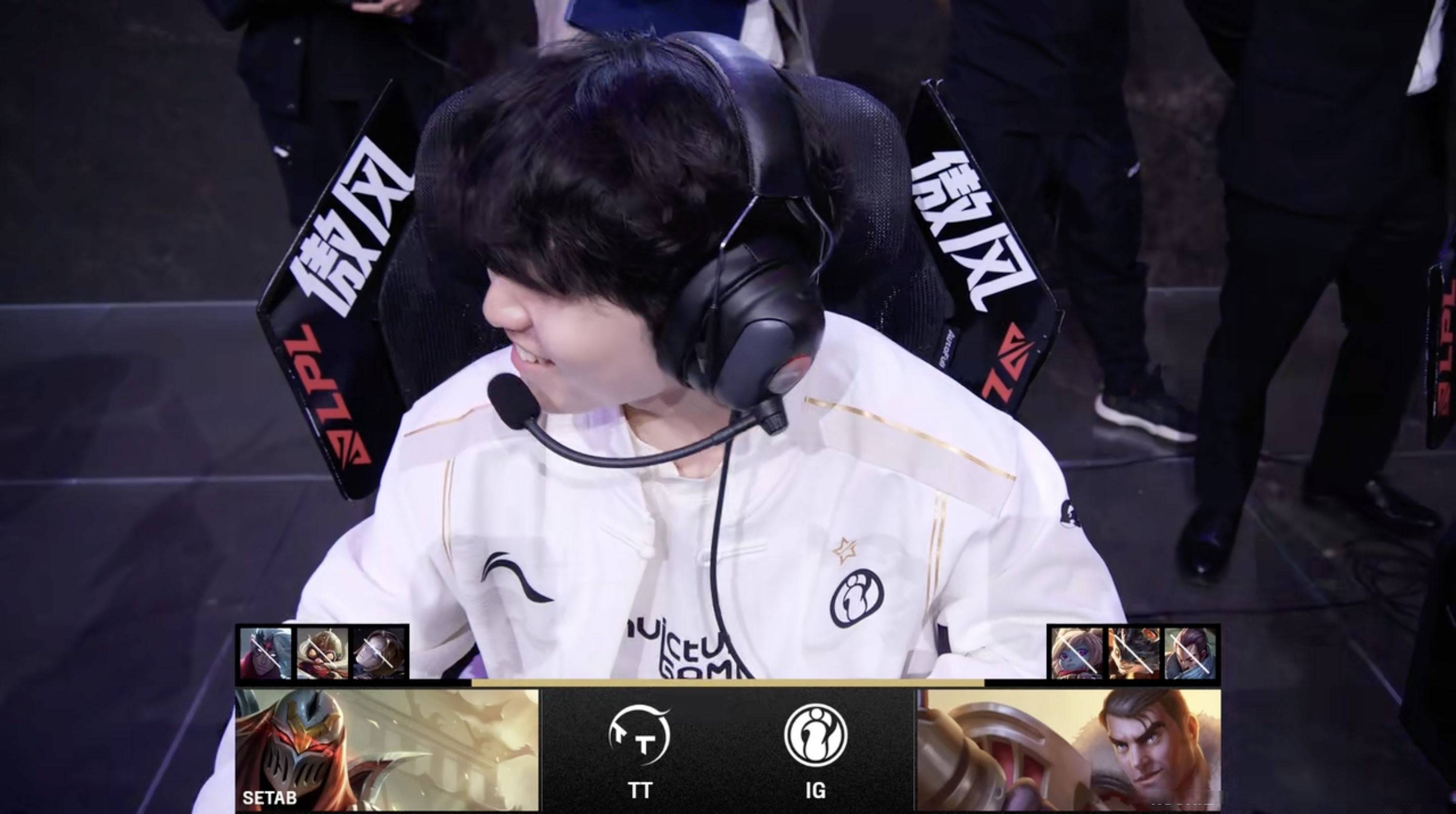 IG碾压BRO，JackeyLove团战一打五顶尖较量四强赛，点燃全场激情