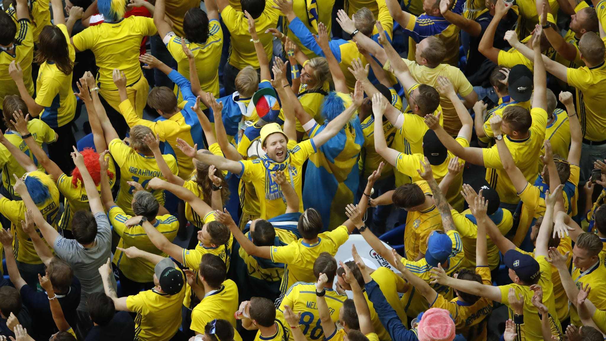 希腊客场落败，波兰晋级前景大增！