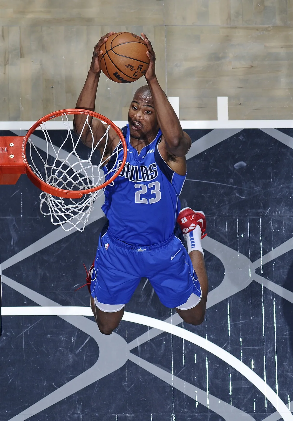 独行侠队逆转篮网取得胜利 独行侠队逆转篮网取得胜利