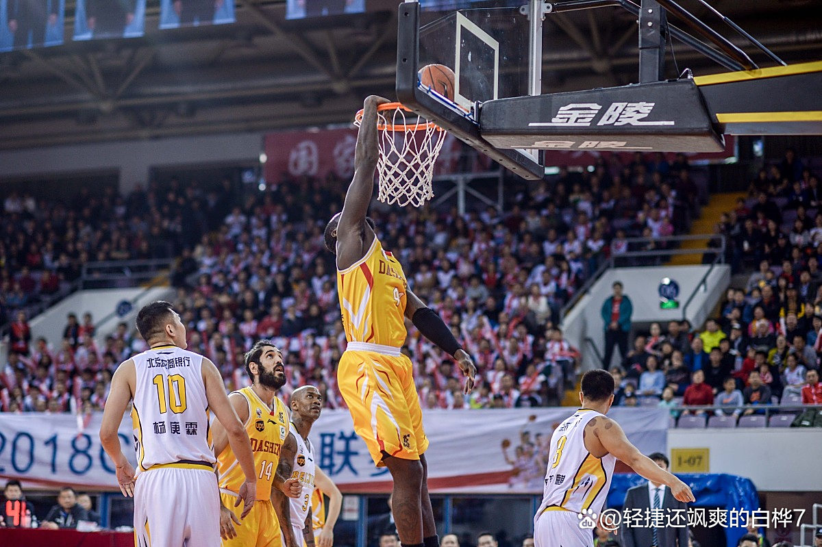 开云体育官方网站-勇士再胜湖人，詹皇难救主