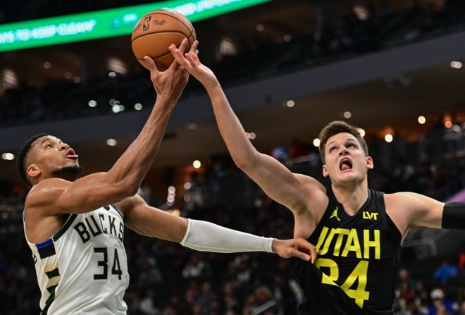 雄鹿队主场大胜爵士队,取得连胜 雄鹿队主场大胜爵士队,取得连胜