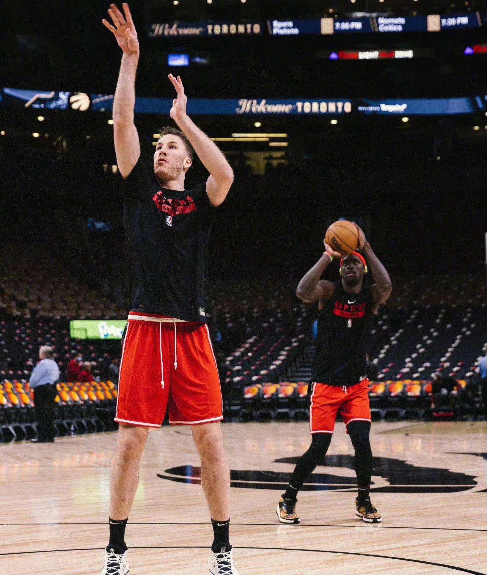 猛龙强势胜活塞,球队备战季后赛信心十足 猛龙强势胜活塞,球队备战季后赛信心十足