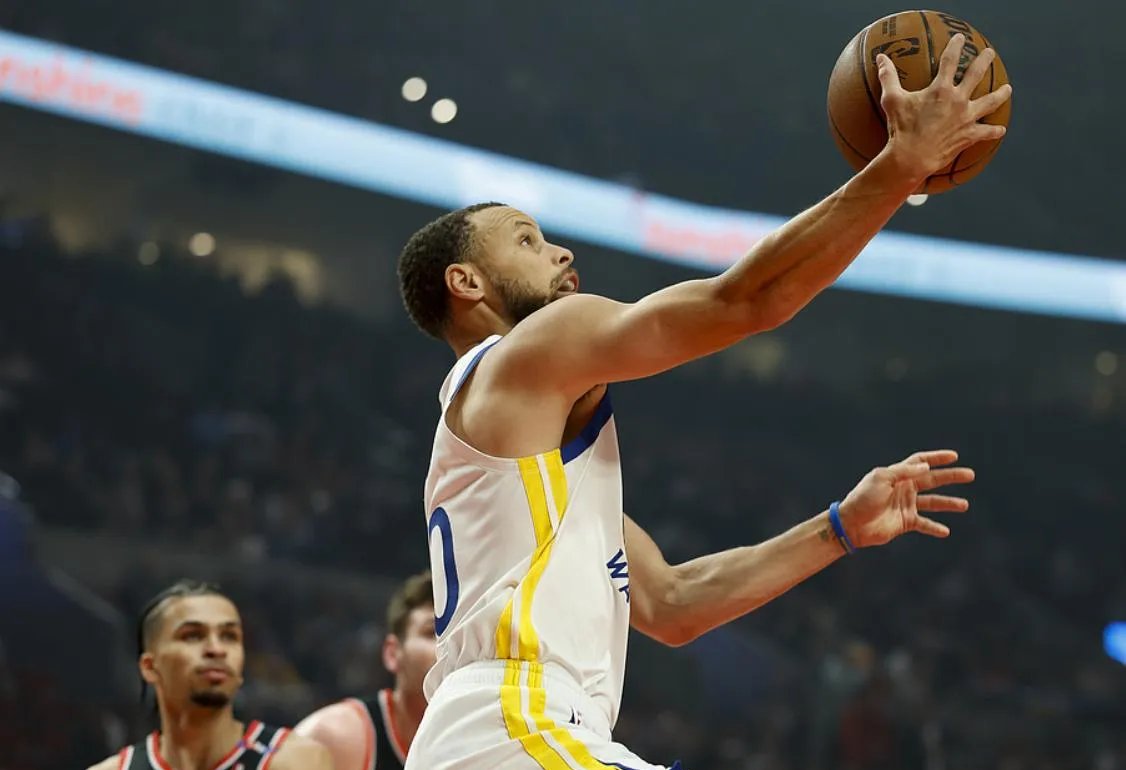 关于快船大胜灰熊,保持西部前四位置的信息 关于快船大胜灰熊,保持西部前四位置的信息