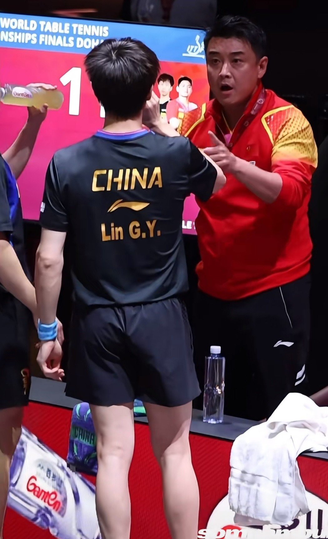 中国队完胜瑞典队,王皓带队取胜 中国队完胜瑞典队,王皓带队取胜