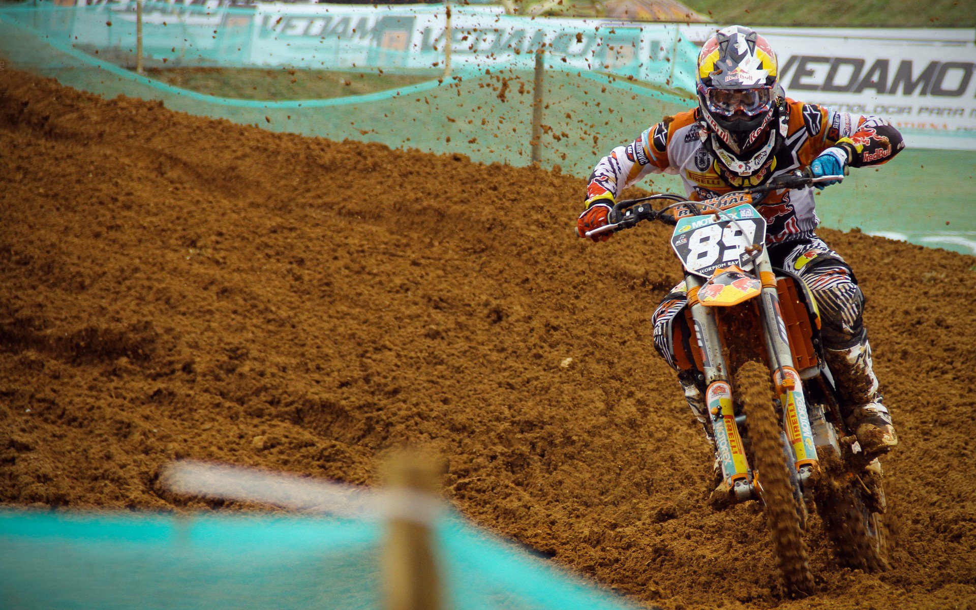 浴火重生,贝恩从低迷到闪耀的完美救赎