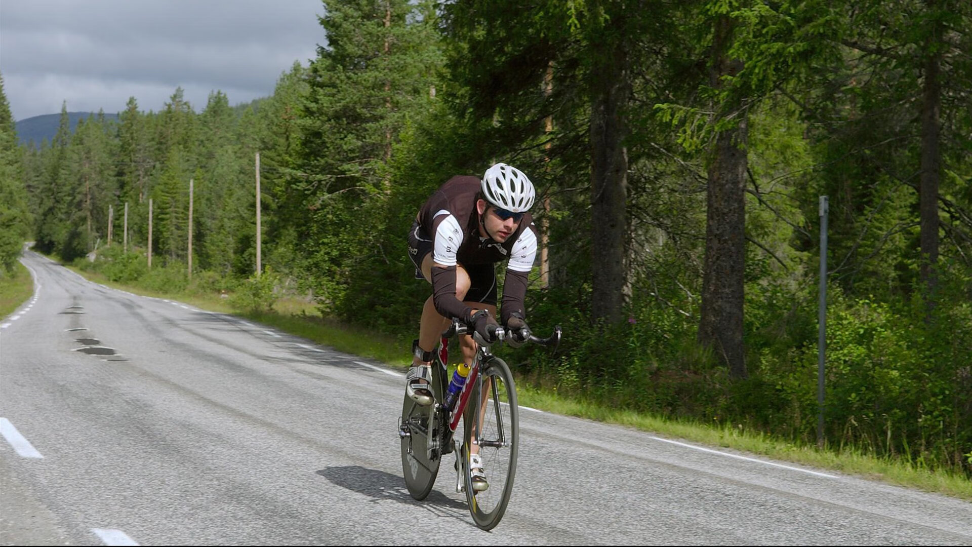 巴拉圭掀翻日本，萨拉赫接管比赛，2026世界杯的戏剧性与个人英雄主义